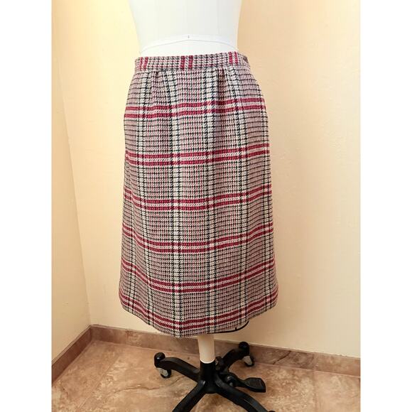 Vintage Pendleton Wool Midi Skirt | Plaid Red Black | Size 6 | Made in USA - Picture 3 of 6